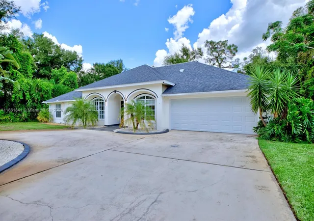 2nd image of 2612 Cheyenne Road, Sebring, FL 33875 | MLS# A11861841