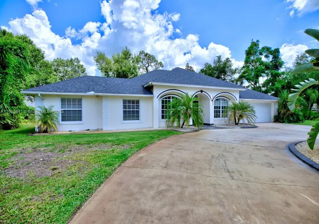 3rd image of 2612 Cheyenne Road, Sebring, FL 33875 | MLS# A11861841