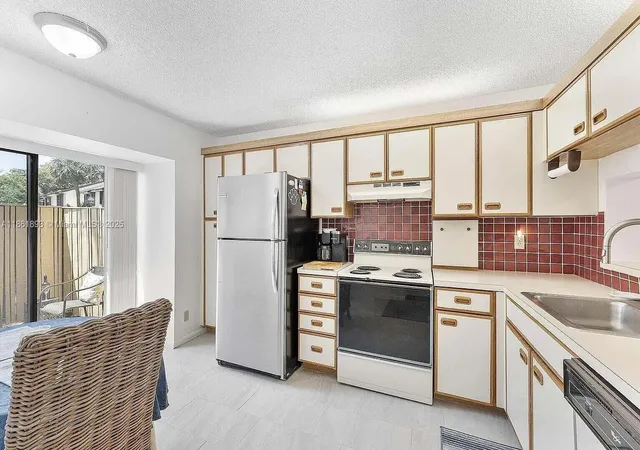 2nd image of 4575 S Carambola Cir S #27206, Coconut Creek, FL 33066 | MLS# A11861893