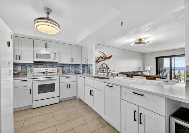 2nd image of 801 S Ocean Dr #910, Fort Pierce, FL 34949 | MLS# R11117103