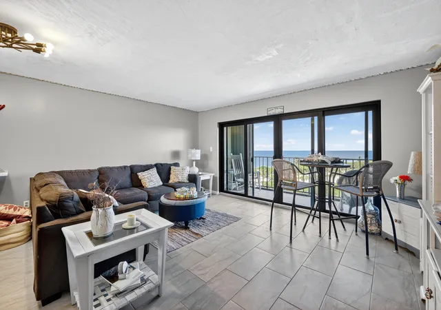 3rd image of 801 S Ocean Dr #910, Fort Pierce, FL 34949 | MLS# R11117103