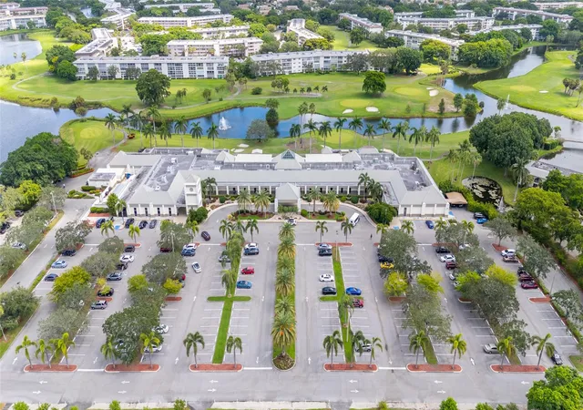 31st image of 2701 Nassau Bnd #D2, Coconut Creek, FL 33066 | MLS# F10521349