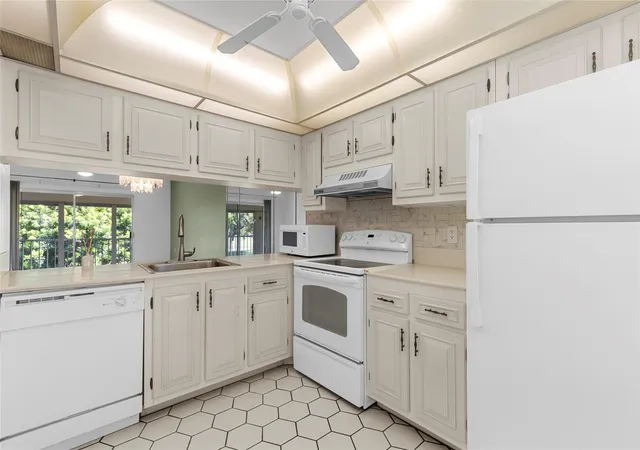 4th image of 2701 Nassau Bnd #D2, Coconut Creek, FL 33066 | MLS# F10521349