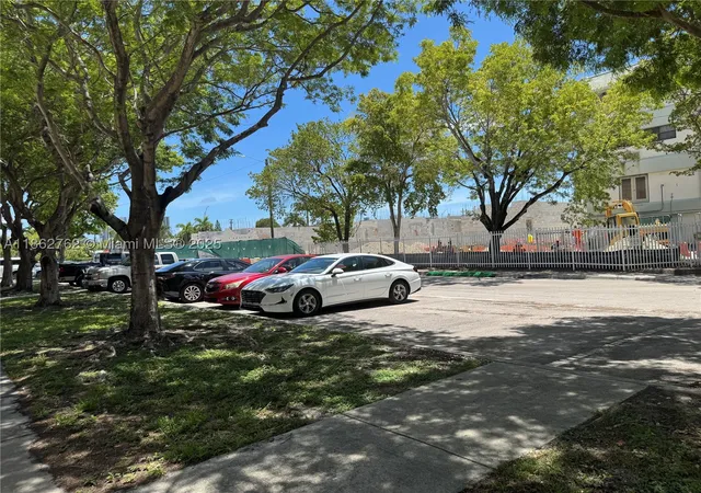 Homes for sale in North Miami Beach, FL | 1851 Ne 168th St #B7, North Miami Beach, FL 33162 | MLS# A11862762