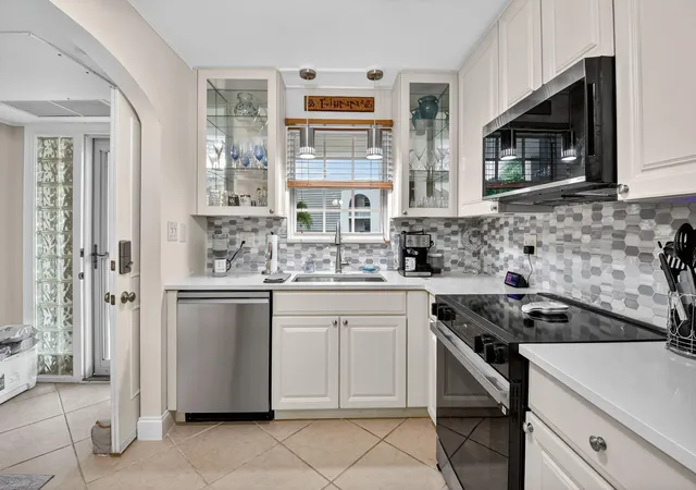 4th image of 769 Jeffery St, Boca Raton, FL 33487