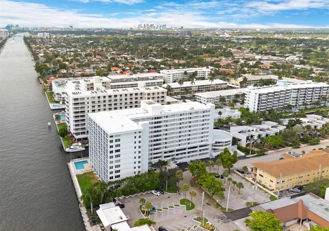 Homes for sale in Fort Lauderdale, FL | 3100 Ne 49th Street, Fort Lauderdale, FL 33308 | Houzeo