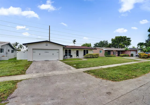 Homes for sale in Hollywood, FL | 3991 N 41st Ct, Hollywood, FL 33021 | MLS# F10521497