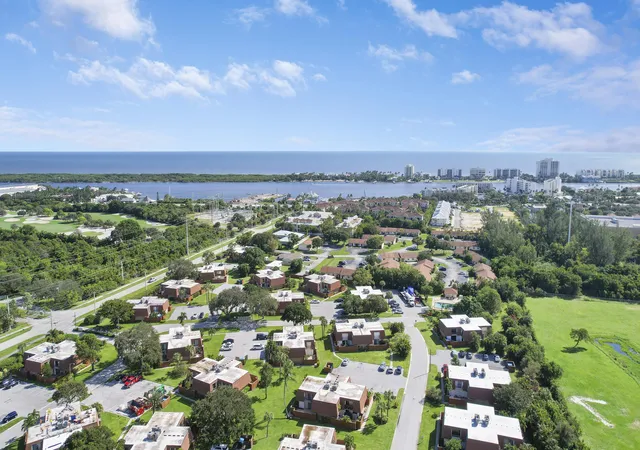 2nd image of 3900 County Line Rd, Jupiter, FL 33469