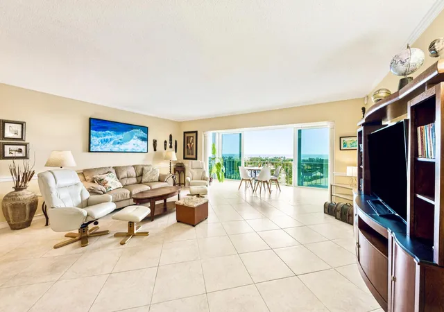 5th image of 555 Se 6Th Ave #11d, Delray Beach, FL 33483 | MLS# R11118547