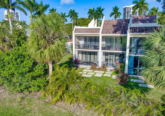 Homes for sale in West Palm Beach, FL | 1731 Presidential Way #C-203, West Palm Beach, FL 33401 | MLS# R11119072