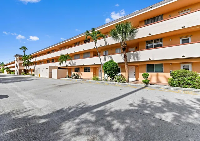 Homes for sale in Lighthouse Point, FL | 4500 N Federal Hwy #147f, Lighthouse Point, FL 33064 | MLS# R11119204