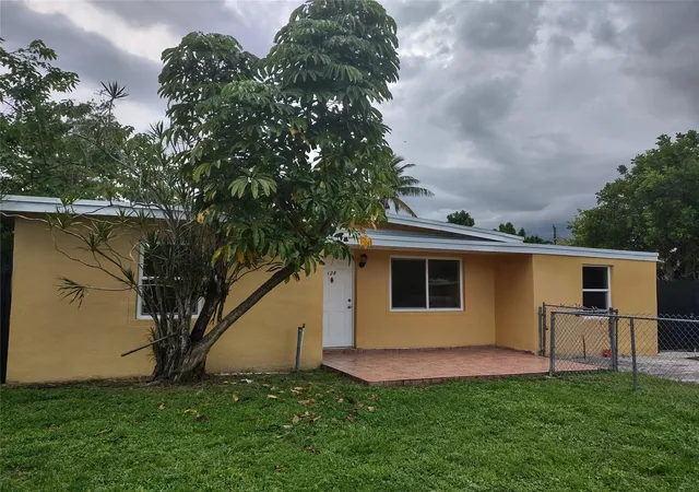 Homes for sale in West Park, FL | 128 Miami Gardens Rd, West Park, FL 33023 | MLS# F10524027