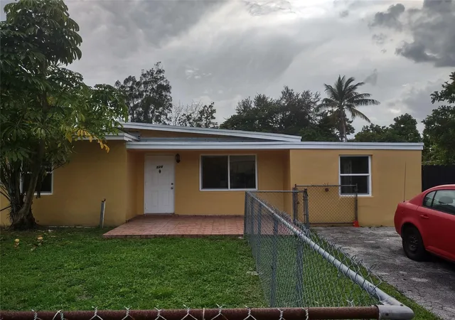 Homes for sale in West Park, FL | 128 Miami Gardens Rd, West Park, FL 33023 | MLS# F10524027