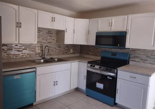 Homes for sale in West Park, FL | 128 Miami Gardens Rd, West Park, FL 33023 | MLS# F10524027