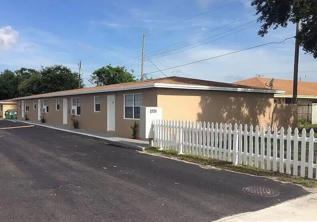 2nd image of 2721 Avenue Avenue S #A1, Riviera Beach, FL 33404 | MLS# R11119901