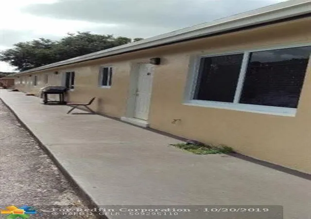 4th image of 2721 Avenue Avenue S #A1, Riviera Beach, FL 33404 | MLS# R11119901