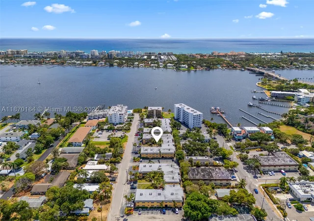 image of 200 Croton Ave, Lantana, FL 33462