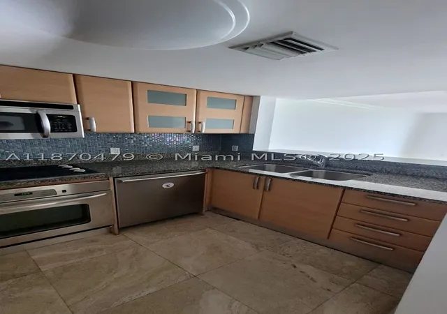 Sale Pending at 2101 Brickell Ave #1109, Miami, FL 33129 | MLS# A11870479 | Listing updated on 2026-08-25
