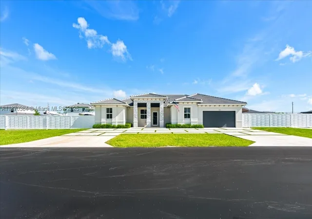 3rd image of 19803 Sw 321 Street, Homestead, FL 33030 | MLS# A11870384