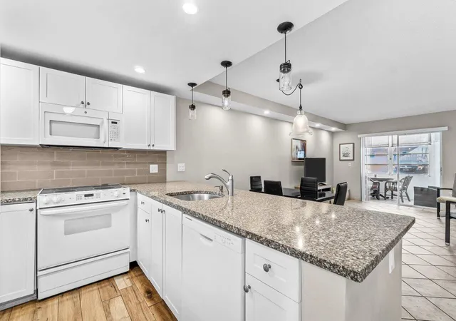 Homes for sale in Boynton Beach, FL | 2191 Ne 1St Ct #Apt 106, Boynton Beach, FL 33435 | MLS# R11120385