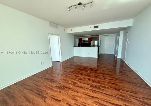 2nd image of 300 S Biscayne Blvd #3014, Miami, FL 33131 | MLS# A11870616
