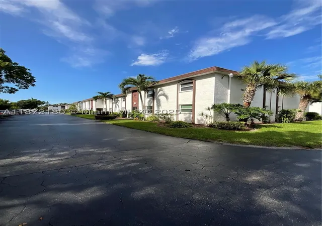 Homes for sale in Fort Myers, FL | 2828 Jackson Street #I3, Fort Myers, FL 33901 | MLS# A11872180