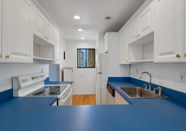 3rd image of 5373 Se Miles Grant Rd #208, Stuart, FL 34997 | MLS# R11121250