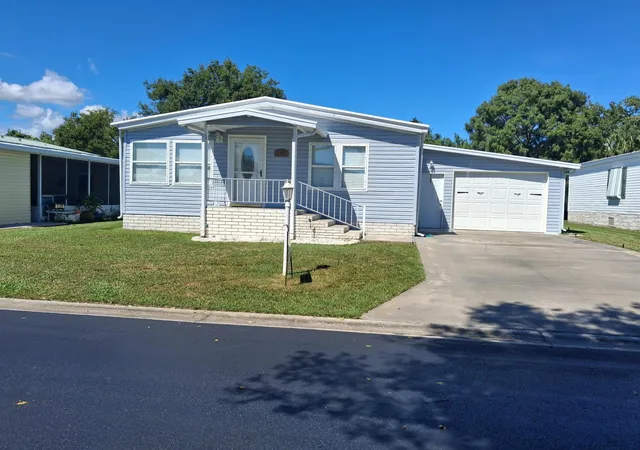 1st image of 1555 Sw 35 Cir, Okeechobee, FL 34974 | MLS# R11121480