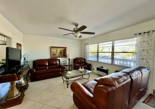 2nd image of 180 Tilford I, Deerfield Beach, FL 33442 | MLS# R11121784