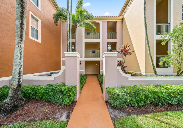 4th image of 11720Th St Andrews Pl, Wellington, FL 33414