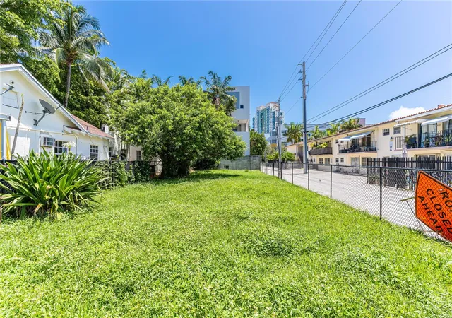 2nd image of 918 4th St, Miami Beach, FL 33139 | MLS# A11875710