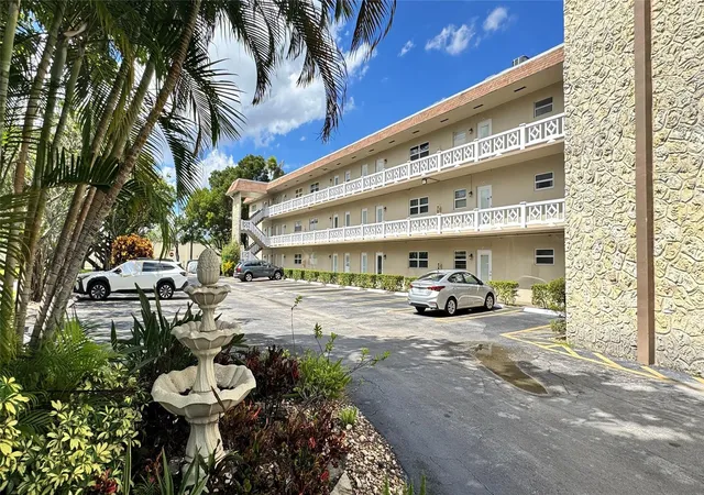 Homes for sale in Lauderdale Lakes, FL | 5103 Nw 35th St #606, Lauderdale Lakes, FL 33319 | MLS# F10526027