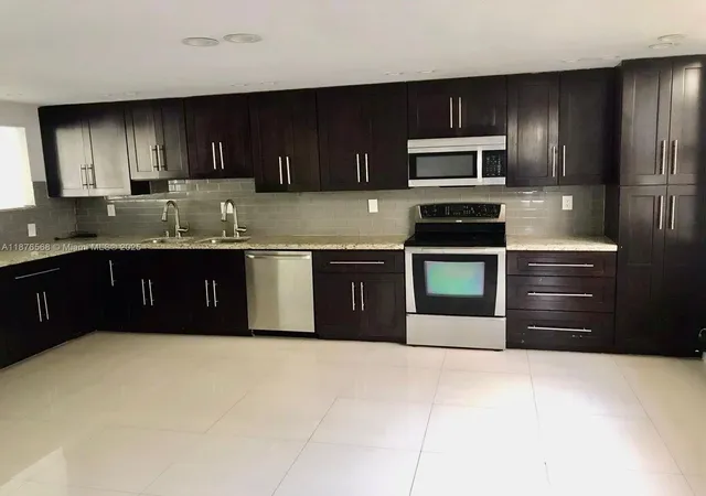 2nd image of 20381 Ne 30Th Ave #206-7, Aventura, FL 33180 | MLS# A11876568