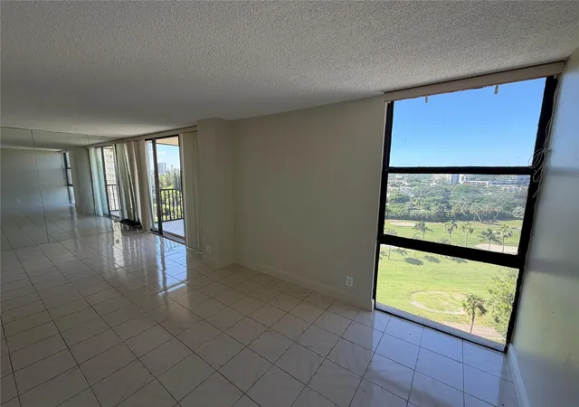 3rd image of 20335 W Country Club Dr #1101, Aventura, FL 33180 | MLS# F10526577