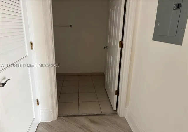 Homes for sale in Hollywood, FL | 140 S Dixie Hwy #411, Hollywood, FL 33020 | MLS# A11878493