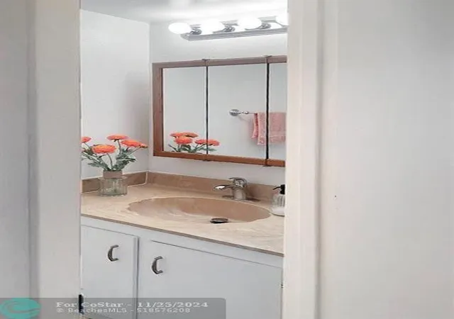 Homes for sale in Lauderdale Lakes, FL | 2800 Somerset Dr #201 J, Lauderdale Lakes, FL 33311 | MLS# F10526611