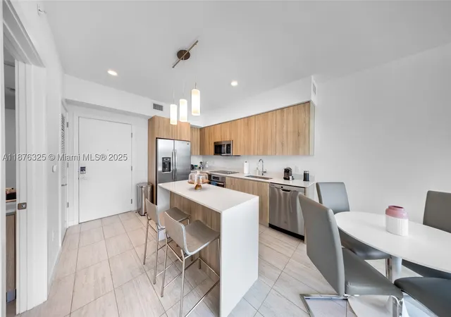 3900 Biscayne Blvd #S-208