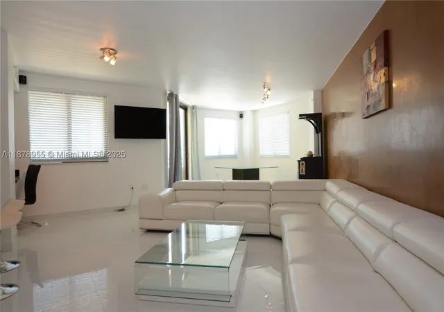 Homes for sale in Fort Lauderdale, FL | 110 N Federal Hwy #705, Fort Lauderdale, FL 33301 | MLS# A11878955