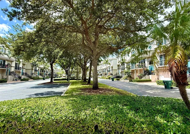 19th image of 1951 Coral Heights Blvd #402, Fort Lauderdale, FL 33308 | MLS# F10527008