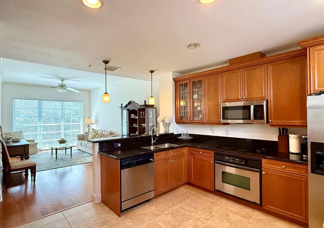 4th image of 1951 Coral Heights Blvd #402, Fort Lauderdale, FL 33308 | MLS# F10527008
