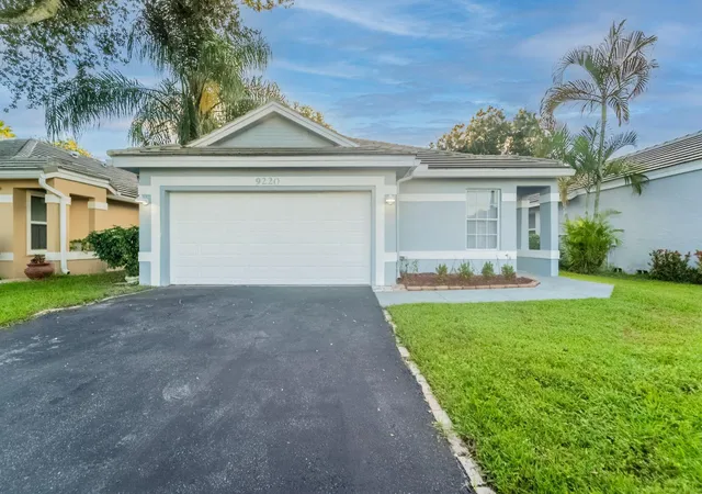 1st image of 9220 Arborwood Cir, Davie, FL 33328 | MLS# F10525652