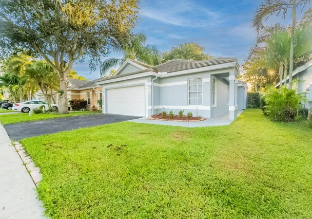 3rd image of 9220 Arborwood Cir, Davie, FL 33328 | MLS# F10525652
