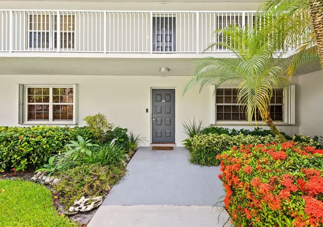 Homes for sale in Pompano Beach, FL | 4221 W Palm Aire Dr #102, Pompano Beach, FL 33069 | MLS# F10527235