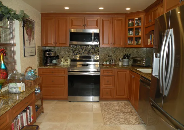 Homes for sale in Pompano Beach, FL | 4221 W Palm Aire Dr #102, Pompano Beach, FL 33069 | MLS# F10527235