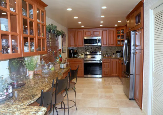 Homes for sale in Pompano Beach, FL | 4221 W Palm Aire Dr #102, Pompano Beach, FL 33069 | MLS# F10527235