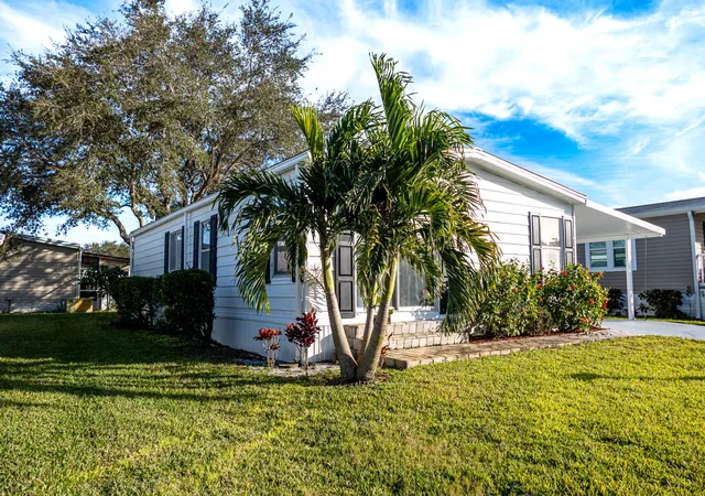 3rd image of 95 N North Warner Dr, Jensen Beach, FL 34957 | MLS# R11125159