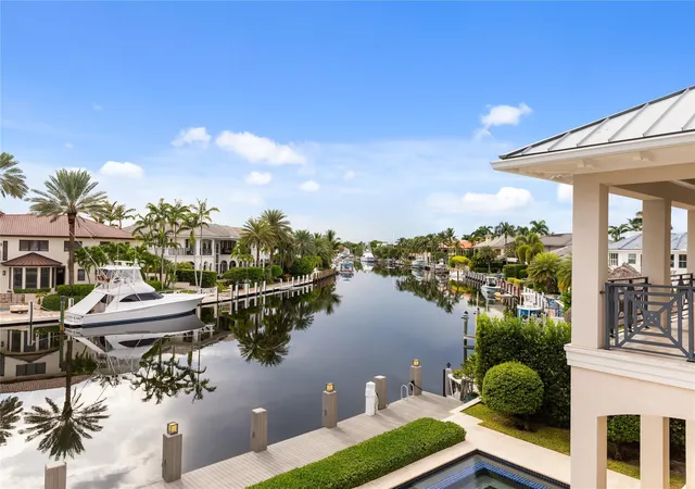 Homes for sale in Lighthouse Point, FL | 3211 Ne 27th Ave, Lighthouse Point, FL 33064 | MLS# F10527160