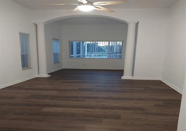 5th image of 7042 Se Bay Hill Dr, Stuart, FL 34997 | MLS# F10527417