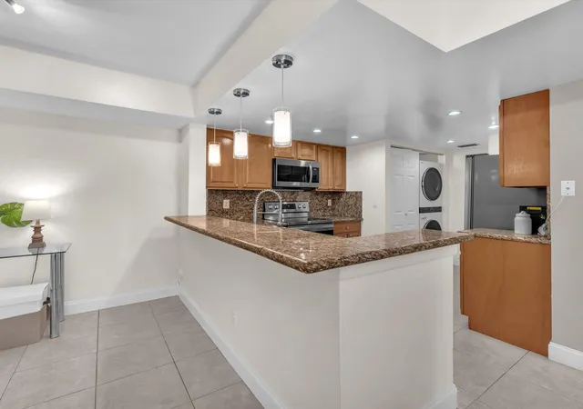 2nd image of 9022 W Atlantic Blvd #213, Coral Springs, FL 33071 | MLS# F10527448