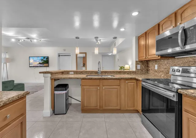 3rd image of 9022 W Atlantic Blvd #213, Coral Springs, FL 33071 | MLS# F10527448
